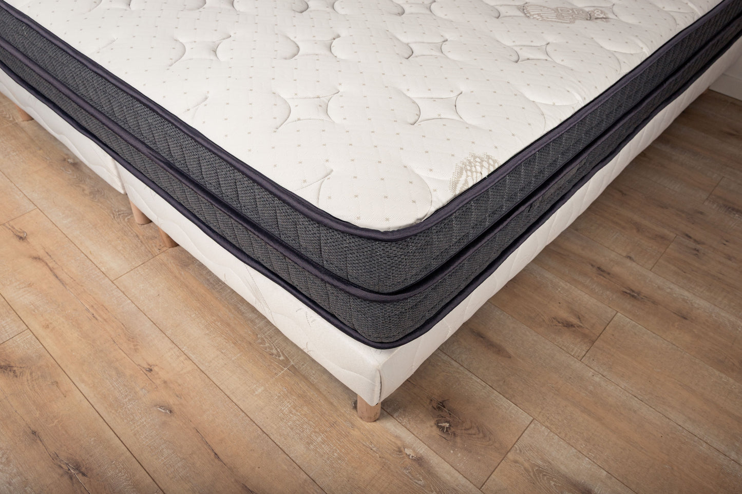 Matelas EUROTOPPER 26 cm + Sommier 140x190 + Pieds Inclus